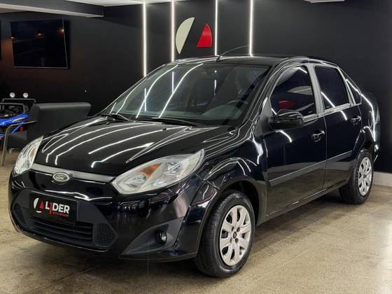 FORD FIESTA 1.6 ROCAM SE 8V FLEX 4P MANUAL